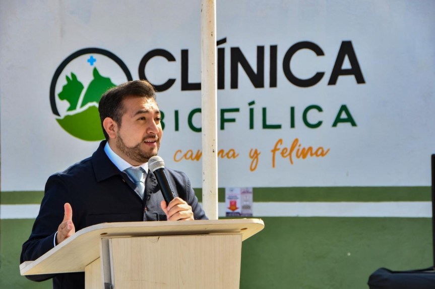 INAUGURA SALVADOR SANTOS CEDILLO LA CLÍNICA BIOFÍLICA CANINA Y FELINA DE&nbsp;HUAMANTLA