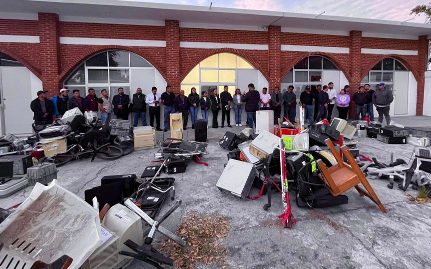 EL H. AYUNTAMIENTO DE SANTA CRUZ TLAXCALA LLEVÓ A CABO LA DESINCORPORACIÓN DE BIENES&nbsp;OBSOLETOS