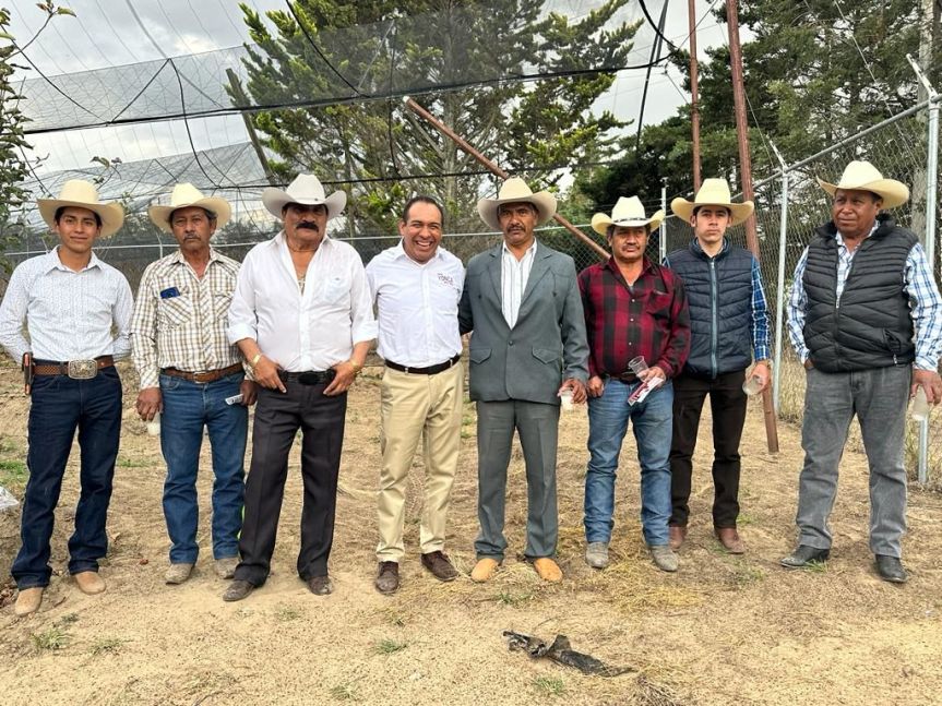 Se reuné Miguel Ángel Caballero Yonca con productores de Durazno, lo respaldan y lo conminan a seguir trabajando por&nbsp;Tlaxcala