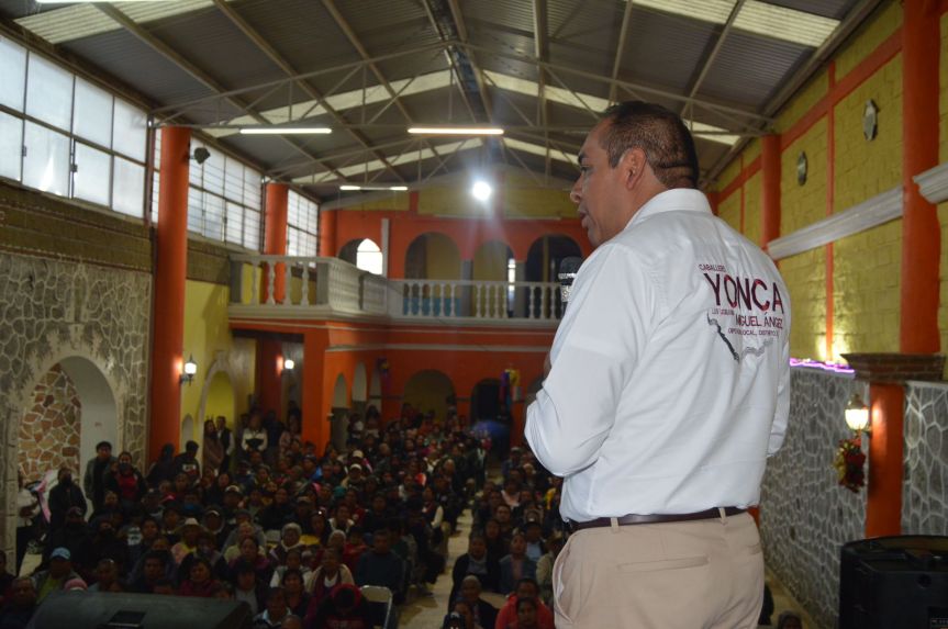 Convive Yonca con más de 500 ciudadanos en mega posada en&nbsp;Ixtenco