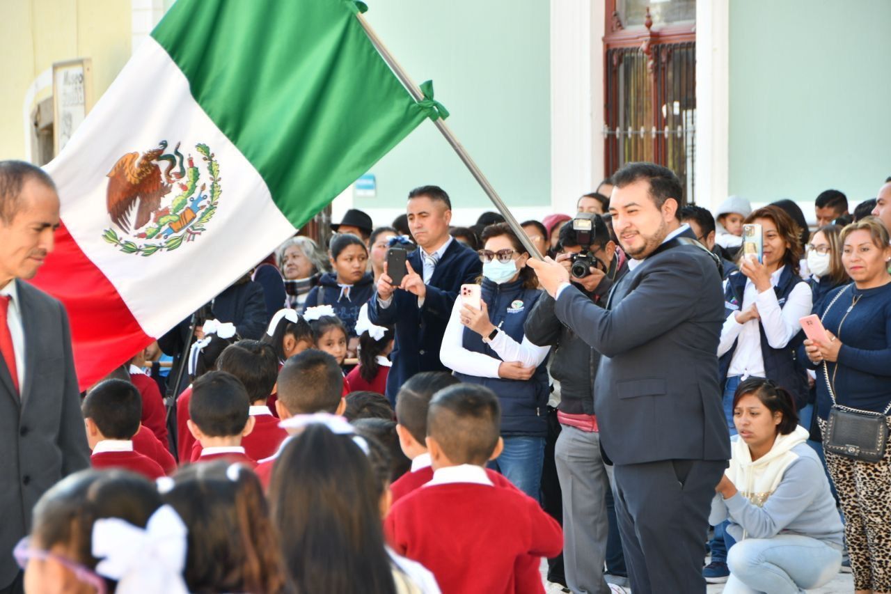IMPORTANTE FOMENTAR EL AMOR Y RESPETO POR LOS SÍMBOLOS PATRIOS ...