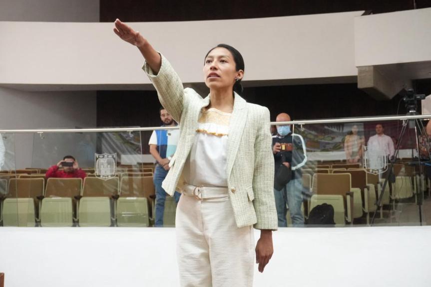 Asume funciones, Jacqueline España Capilla como diputada de la LXIV&nbsp;Legislatura