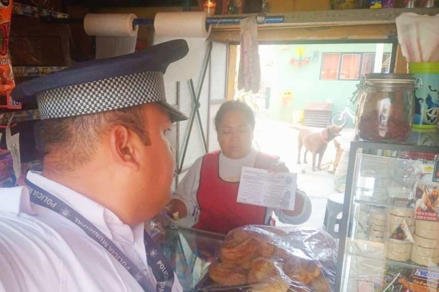 CON ACCIONES DE PROXIMIDAD SOCIAL PROMUEVE AYUNTAMIENTO DE HUAMANTLA SEGURIDAD EN&nbsp;COMERCIOS