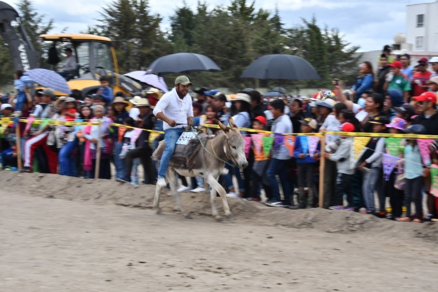 INICIA ACTIVIDADES DE LA FERIA DE HUAMANTLA 2024 CON LA GRAN CARRERA DE&nbsp;BURROS