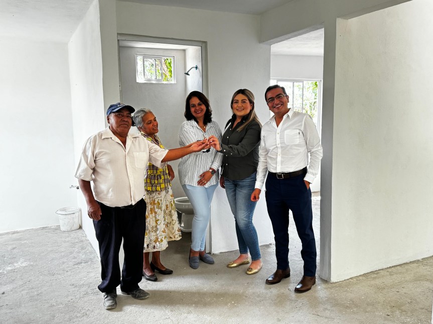 ENTREGA AYUNTAMIENTO DE HUAMANTLA DOS VIVIENDAS A PERSONAS DE ESCASOS&nbsp;RECURSOS
