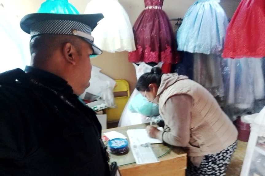 FORTALECE POLICÍA DE HUAMANTLA LA SEGURIDAD EN COMERCIOS CON ACCIONES DE PROXIMIDAD&nbsp;SOCIAL