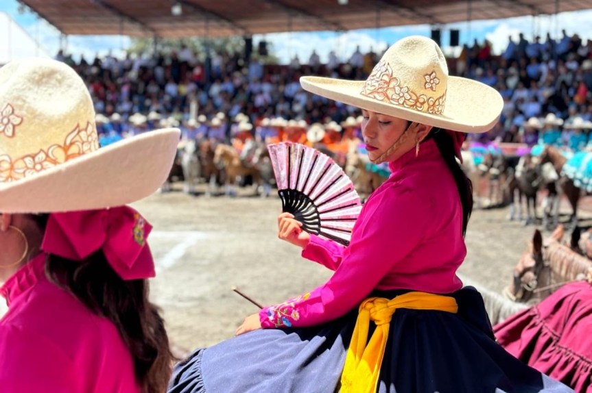 EMOCIÓN Y TRADICIÓN EN LA FERIA DE ESCARAMUZAS EN EL LIENZO CHARRO DE&nbsp;HUAMANTLA