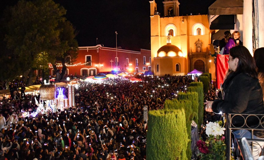 LA TRADICIÓN Y FE HUAMANTLECA BRILLA EN LA NOCHE QUE NADIE&nbsp;DUERME