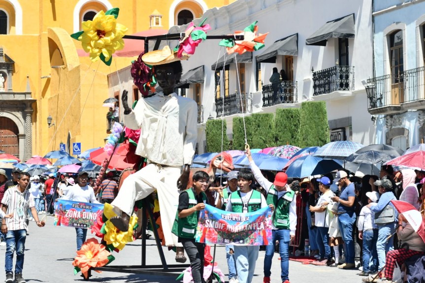 VIVE HUAMANTLA UNA FIESTA DE COLOR Y DIVERSIÓN EN EL TRADICIONAL DESFILE DE LAS DALIAS&nbsp;2024