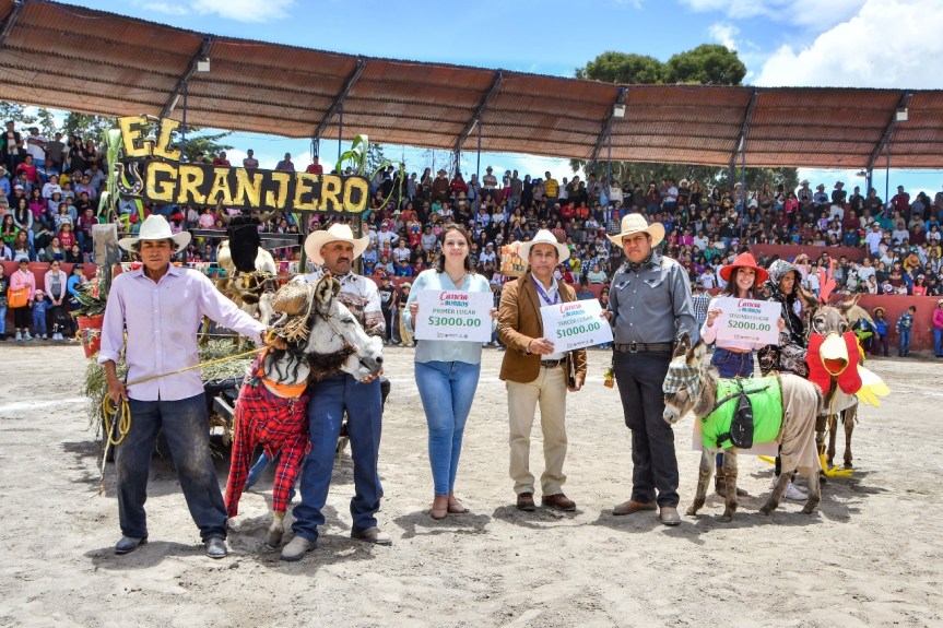 CON GRAN ASISTENCIA EN EL LIENZO CHARRO DE HUAMANTLA SE LLEVA A CABO LA TRADICIONAL CARRERA DE&nbsp;BURROS