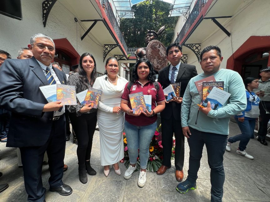 Ana Lilia Rivera devela busto de Xicohténcatl Axayacatzin en el ayuntamiento de Tlaxcala y en&nbsp;Tizatlán