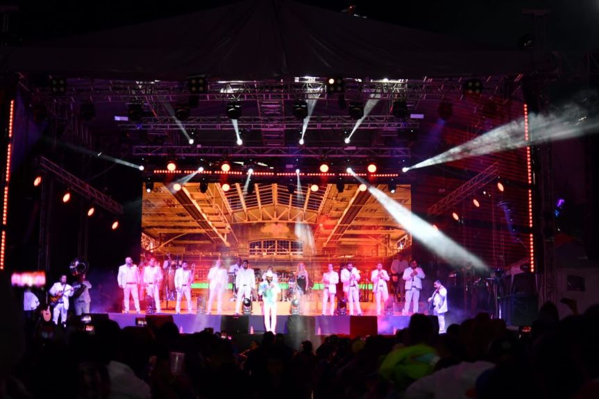 PANCHO BARRAZA CONQUISTA HUAMANTLA EN UNA NOCHE ESPECIAL EN EL FORO DEL&nbsp;ARTISTA