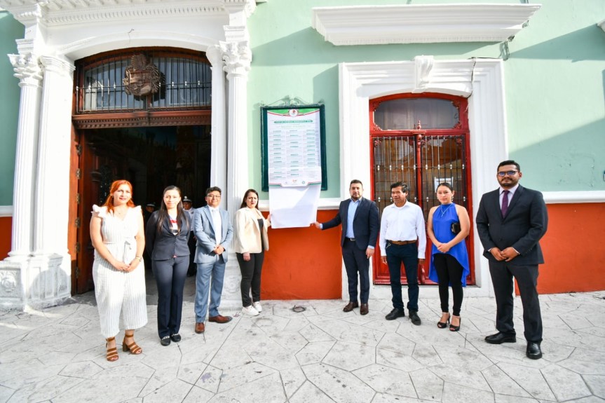 COLOCA SALVADOR SANTOS CEDILLO BANDO SOLEMNE CON MOTIVO DE LAS FIESTAS PATRIAS 