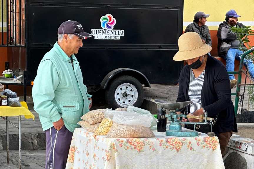EN APOYO A LA ECONOMÍA LOCAL INVITA GOBIERNO DE HUAMANTLA AL TIANGUIS&nbsp;AGROPECUARIO