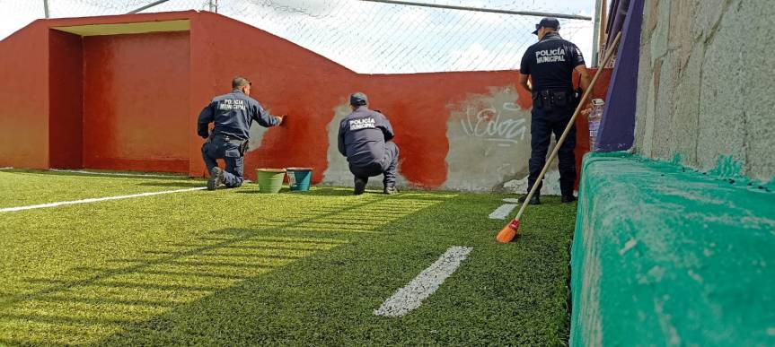 Llevan a cabo policías de Ixtenco recuperación de espacios&nbsp;públicos