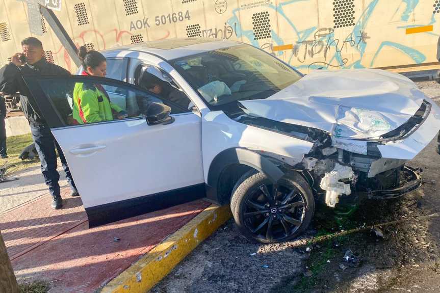 PROTECCIÓN CIVIL DE HUAMANTLA ATIENDE A MUJER LESIONADA EN ACCIDENTE VEHICULAR 
