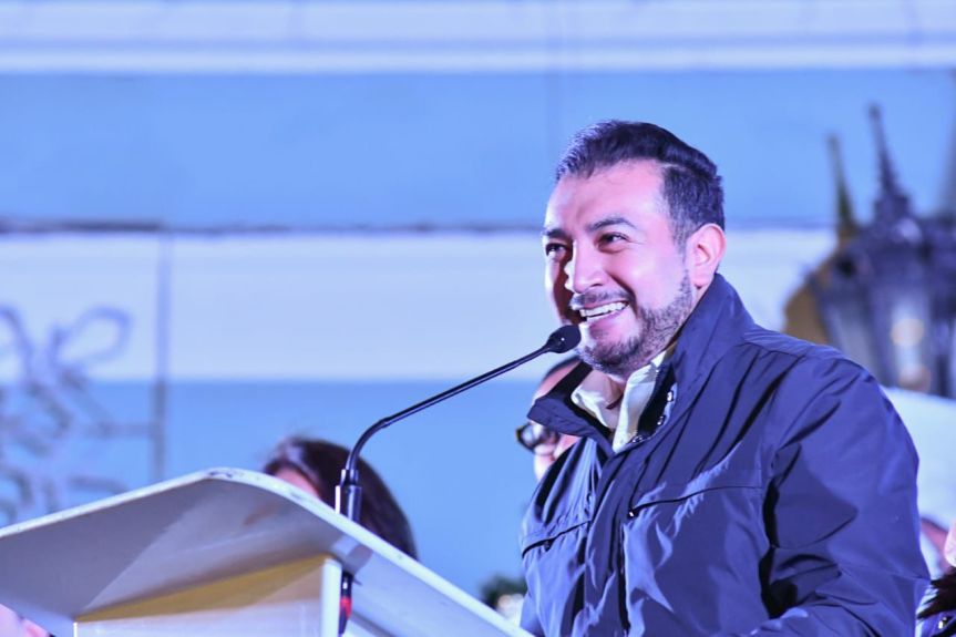 EN UNA NOCHE DE ALEGRÍA Y MÚSICA, INAUGURA EL PRESIDENTE DE HUAMANTLA SALVADOR SANTOS CEDILLO LA ALDEA MÁGICA&nbsp;2024