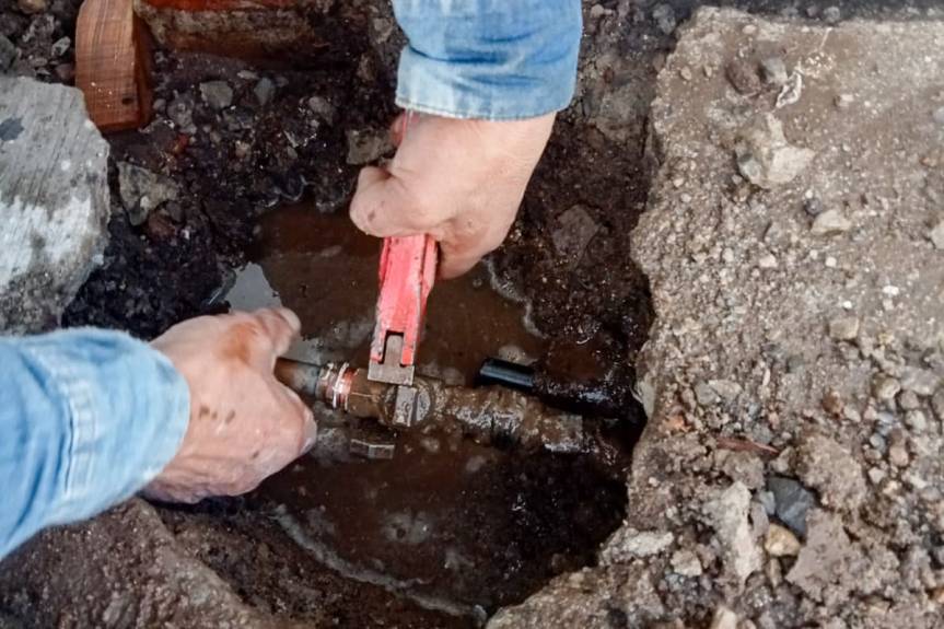 REFUERZA CAPAMH MANTENIMIENTO DE LA RED DE AGUA POTABLE CON REPARACIÓN DE FUGAS EN&nbsp;HUAMANTLA