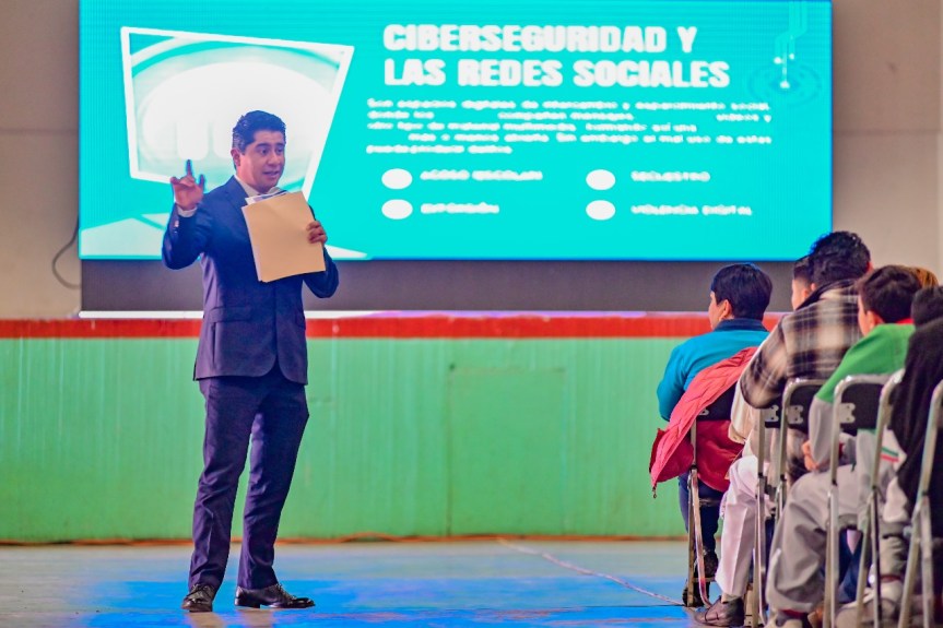 CON PONENCIA, GOBIERNO DE HUAMANTLA DA A 3 MIL ESTUDIANTES HERRAMIENTAS PARA SU&nbsp;CIBERSEGURIDAD