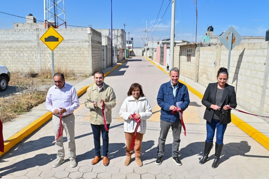 RECIBE SALVADOR SANTOS CEDILLO A GOBERNADORA LORENA CUÉLLAR PARA INAUGURAR OBRA EN COLONIA DE&nbsp;HUAMANTLA