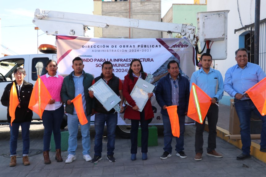 Obra de rehabilitación de alumbrado público en Plaza de la Constitución y varias calles de Ixtenco fortalece la&nbsp;seguridad