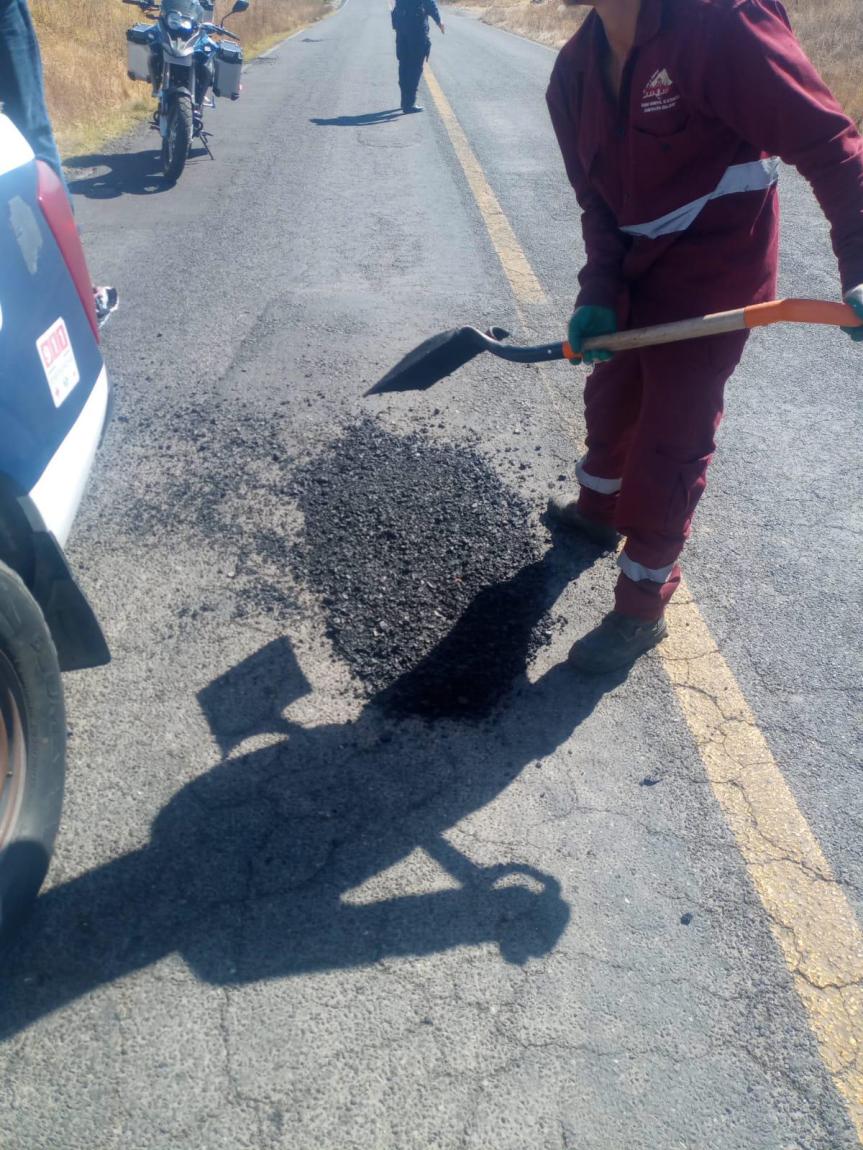 Continúa el bacheo emergente en&nbsp;Ixtenco