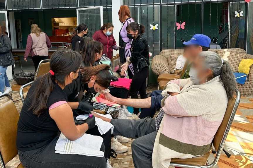 GOBIERNO DE HUAMANTLA REALIZA JORNADA DE EMBELLECIMIENTO PARA ADULTOS&nbsp;MAYORES