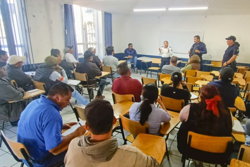 DIRECCIÓN DE SEGURIDAD PÚBLICA DE HUAMANTLA Y PRESIDENTES DE COMUNIDAD MEJORAN LA COORDINACIÓN PARA PROTEGER A LA&nbsp;POBLACIÓN