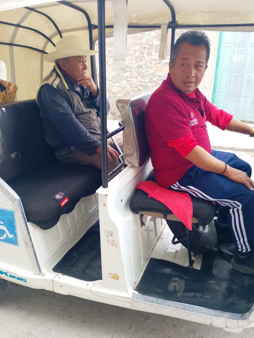 DIF Municipal brinda transporte gratuito a los abuelitos que acuden al Comedor Comunitario de&nbsp;Ixtenco