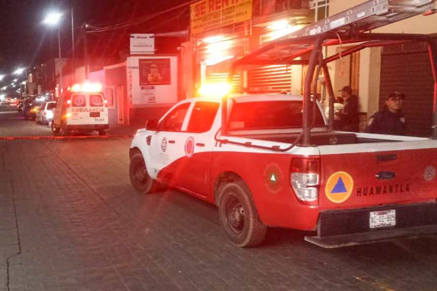 ELEMENTOS DE SEGURIDAD Y PROTECCIÓN CIVIL BRINDAN ATENCIÓN A HOMBRE INCONSCIENTE EN VÍA&nbsp;PÚBLICA