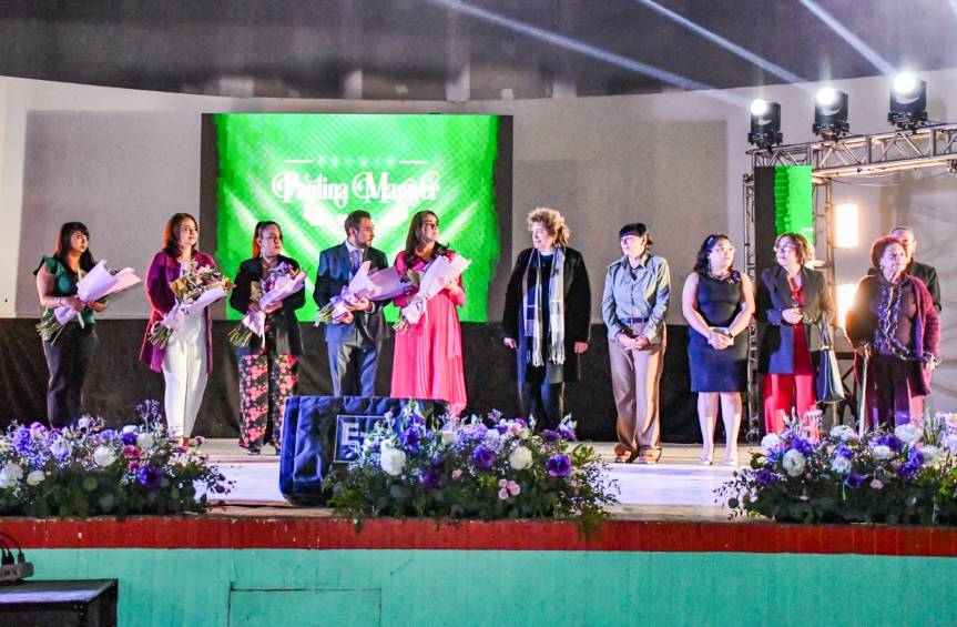 ENTREGA GOBIERNO MUNICIPAL DE HUAMANTLA A LA MAESTRA “CHALÍA” EL GALARDÓN “PAULINA MARAVER&nbsp;2025”