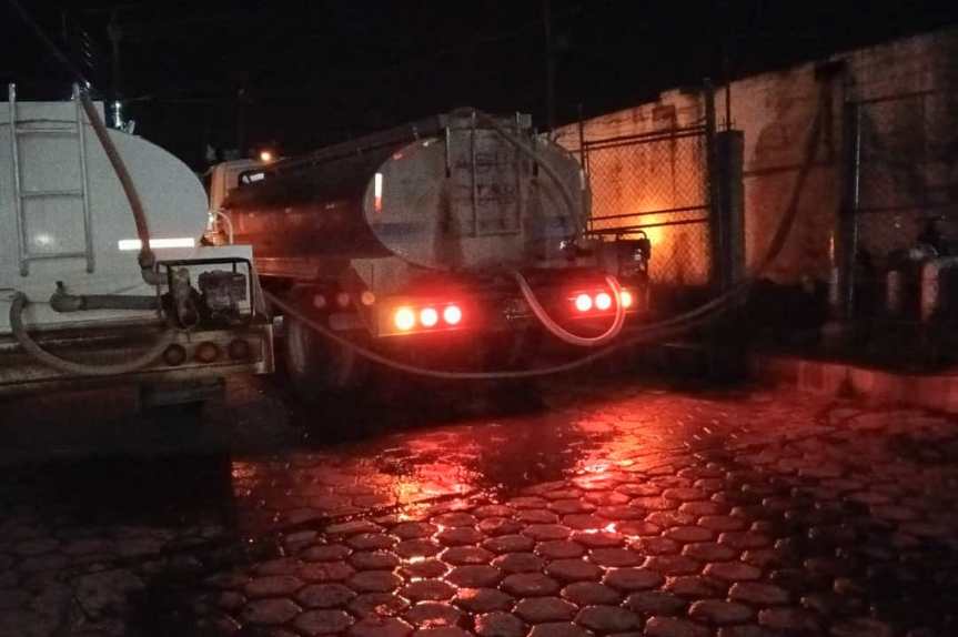 DISTRIBUYE CAPAMH PIPAS DE AGUA EN COMUNIDADES DONDE SE REALIZAN OBRAS PARA EL NUEVO POZO DE SAN&nbsp;FRANCISCO