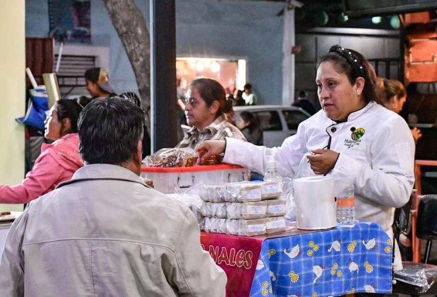 INICIAN LOS TRADICIONALES “VIERNES DE MUÉGANOS” EN LA PLAZUELA DE SANTA&nbsp;CRUZ