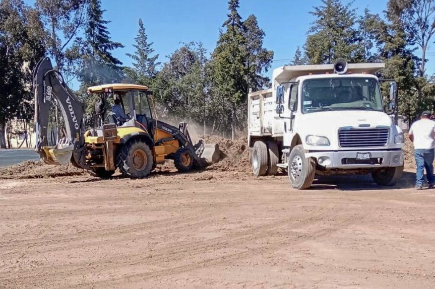 GOBIERNO MUNICIPAL DE HUAMANTLA REALIZA MEJORAS EN LA CANCHA DE FUTBOL SOCCER DE LA UNIDAD&nbsp;DEPORTIVA
