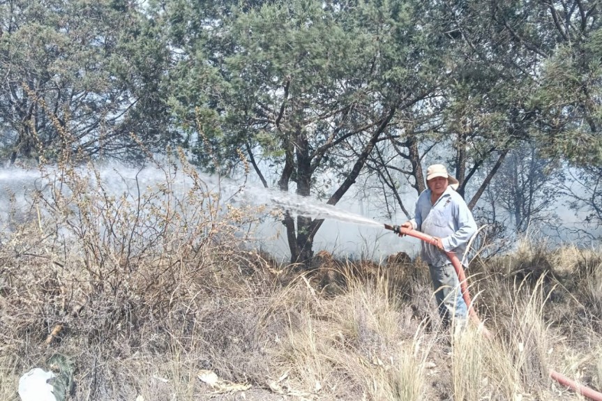 GOBIERNO MUNICIPAL DE HUAMANTLA APOYA EN EL COMBATE A INCENDIO EN EL CERRO&nbsp;“QUIMICHO”