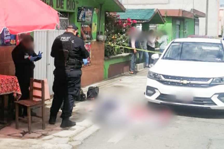 ATIENDEN POLICÍA MUNICIPAL Y PROTECCIÓN CIVIL A HOMBRE QUE CAYÓ AL COLOCAR UN&nbsp;ANUNCIO