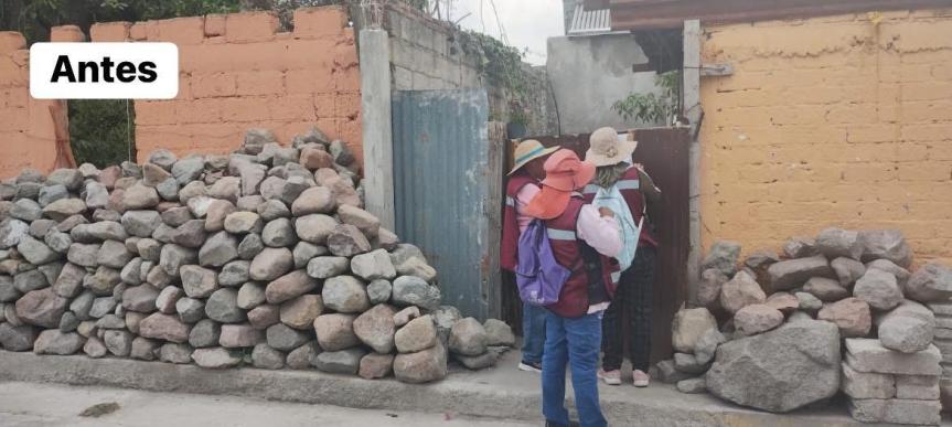 Vecinos de Ixtenco atienden llamado y retiran materiales pétreos de la vía pública; el Ayuntamiento interviene en casos&nbsp;omisos