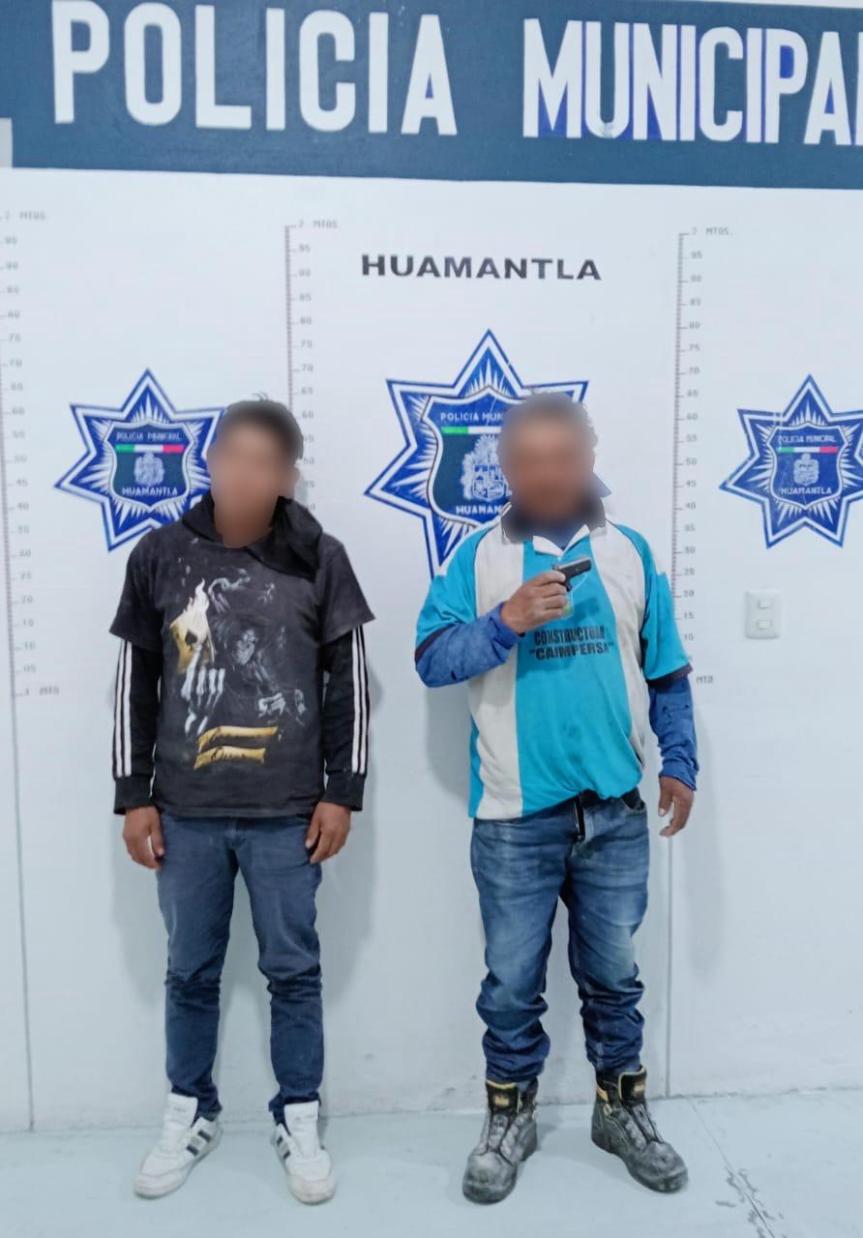 ELEMENTOS DE SEGURIDAD PÚBLICA DE HUAMANTLA ASEGURAN A PERSONAS CON ARMA DE FUEGO TRAS INTERVENCIÓN PREVENTIVA EN BOULEVARD&nbsp;YANCUITLALPAN