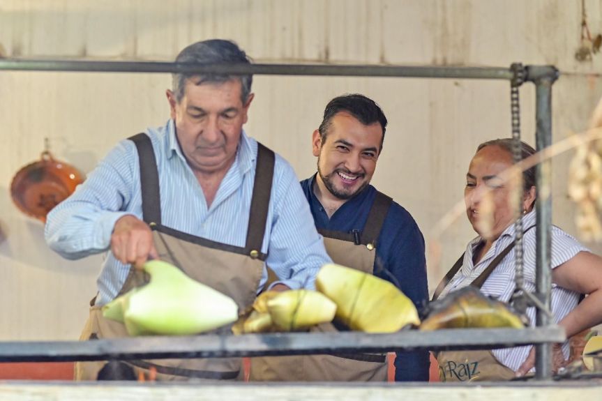 CON LA RECETA DE “POLLO AL MEYOLOTE” CONCLUYE EN HUAMANTLA CON ÉXITO LA PRIMERA TEMPORADA DE LA SERIE SABOR Y&nbsp;RAÍZ
