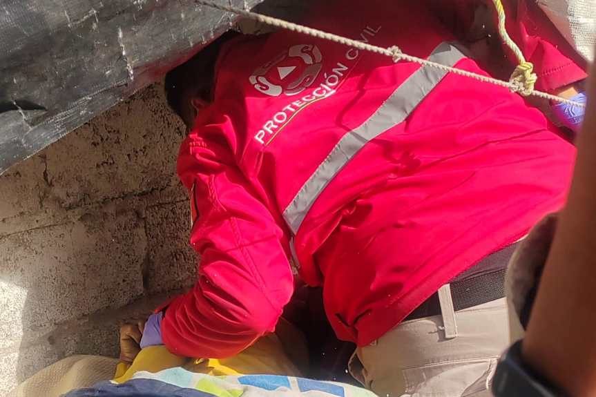 ATIENDEN POLICÍAS Y PARAMÉDICOS DE HUAMANTLA REPORTE POR PERSONA INCONSCIENTE EN EL BARRIO DE SAN&nbsp;LUCAS