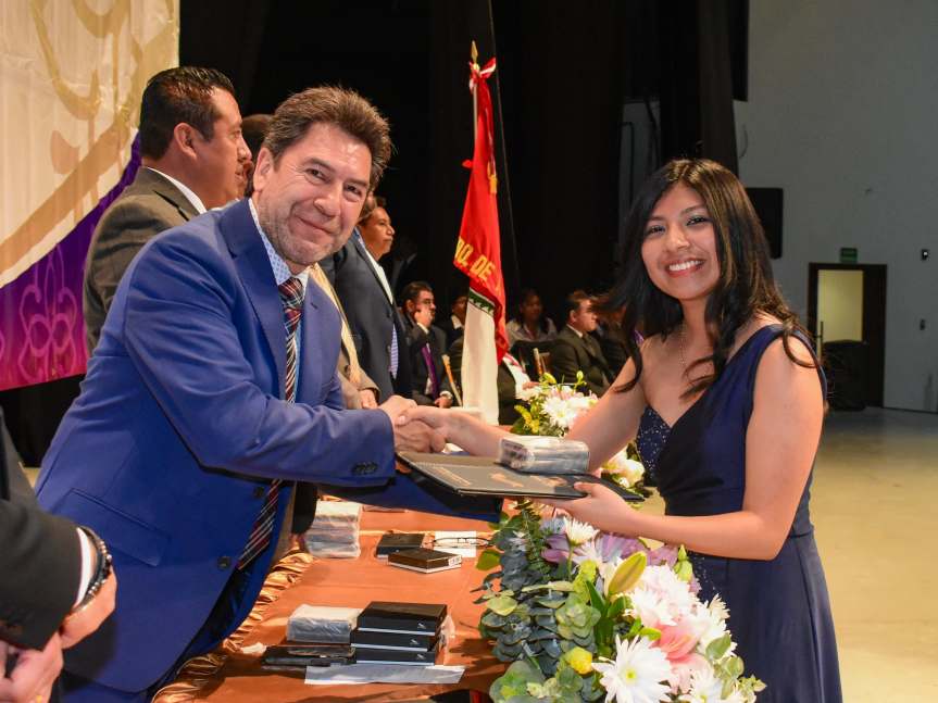 “Como Padrino de Generación 2022-2025 celebro el esfuerzo de nuestros jóvenes: Ray Vázquez&nbsp;Conchas»