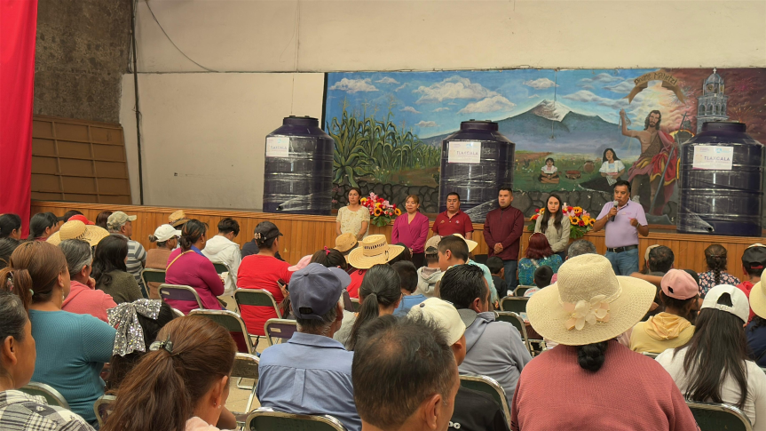 Gobierno Municipal de Ixtenco entrega 77 tinacos en coordinación con la Secretaría de Bienestar&nbsp;Estatal