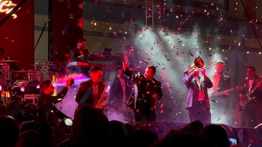 Multitud corea los éxitos de Jorge Domínguez en una noche inolvidable de la Feria Ixtenco&nbsp;2025