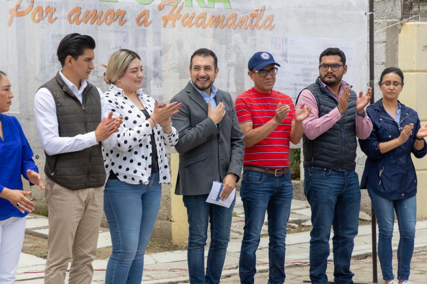 CHAVA SANTOS DA BANDERAZO DE ARRANQUE DE OBRAS EN COMUNIDADES 