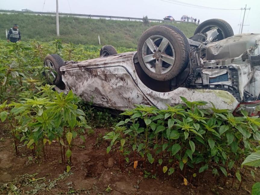 ATIENDE POLICÍA MUNICIPAL VOLCADURA VEHICULAR EN CAMINO A SAN JOSÉ&nbsp;XICOTÉNCATL