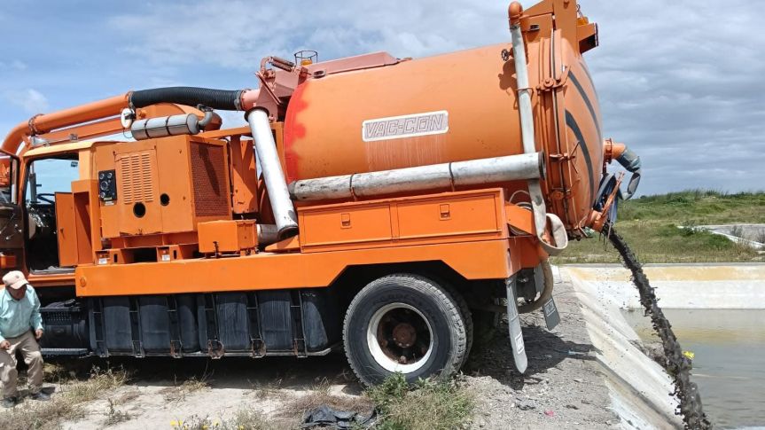 CAPAMH continúa con trabajos de desazolve en el Recinto&nbsp;Ferial