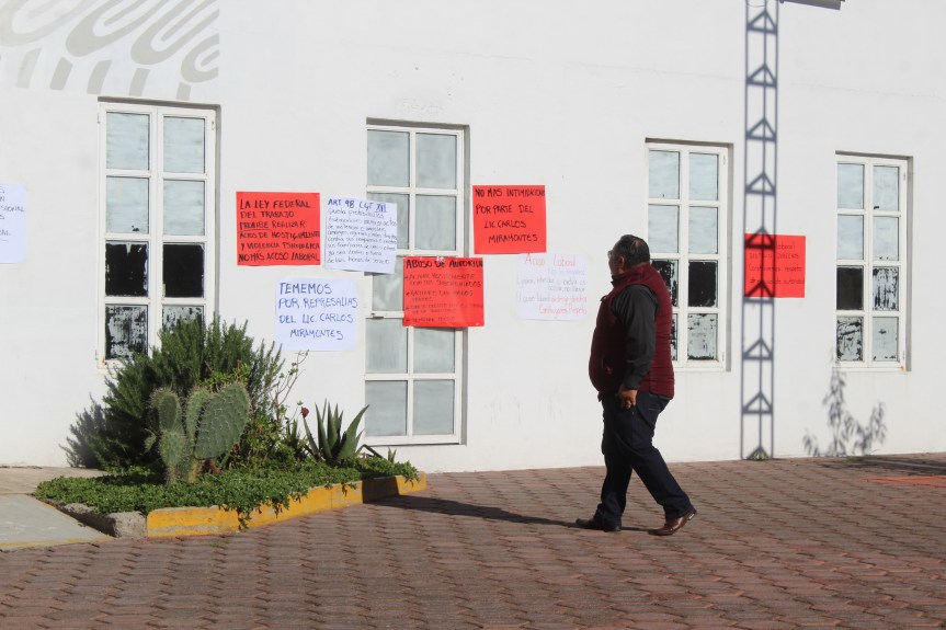 Manifestación en el CADER 01 de Huamantla; señalan Acoso laboral y violencias por parte de la&nbsp;Encargada