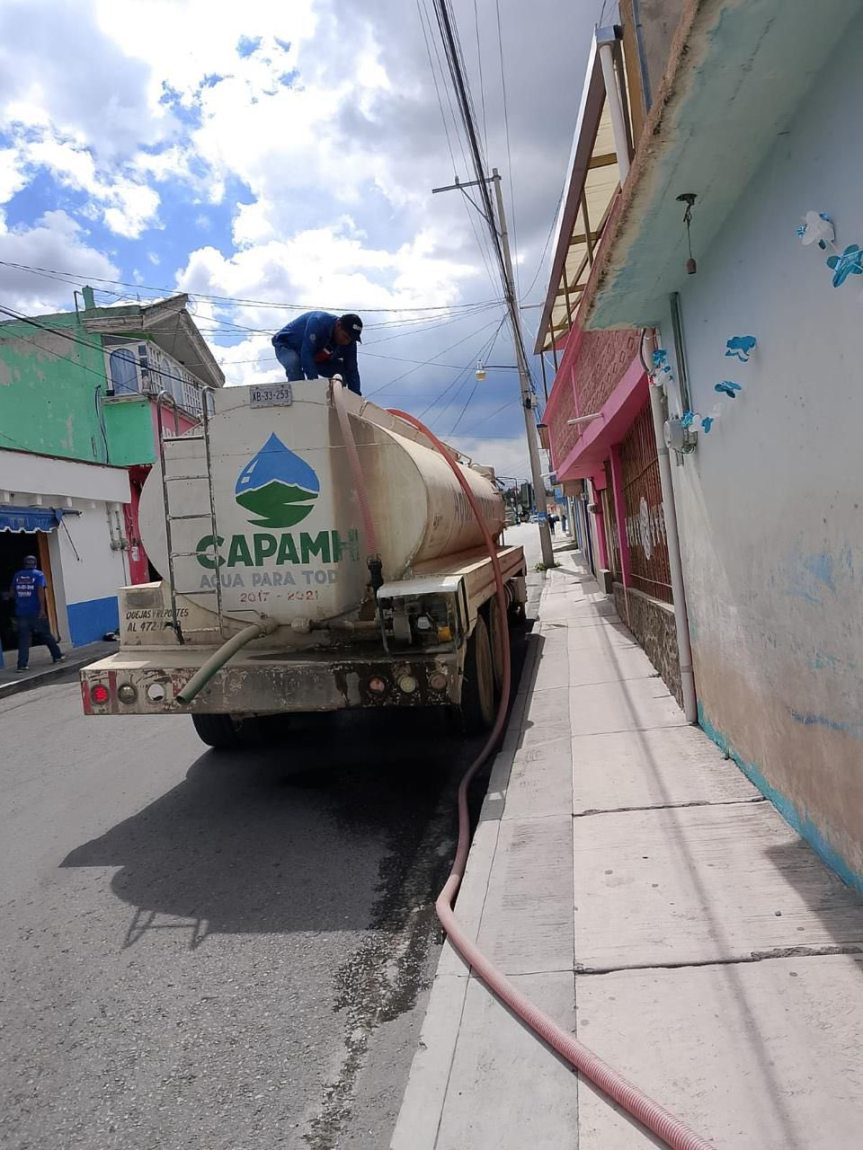 CAPAMH atiende reportes de fugas y continúa con el reparto de agua en zonas&nbsp;vulnerables