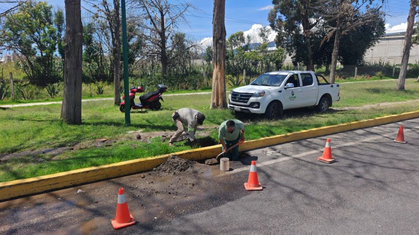 CAPAMH atiende de manera inmediata fuga de agua frente a la&nbsp;SARH