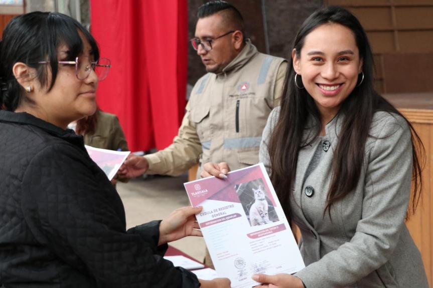Gobierno Municipal de Ixtenco entrega registros CRUAC a dueños responsables de&nbsp;mascotas